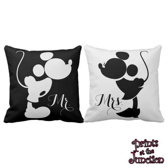Disney Mickey And Minnie Kissing Bride Groom Pillow Set/ Mr And Mrs Pillow Wedding Set/ Disney Wedding Gift/ Disney Couple Pillows Gift